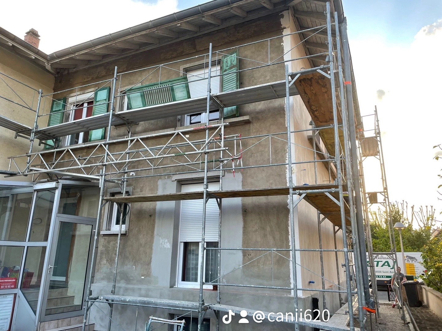 Two-storey house — facade renovation and external insulation — In progress